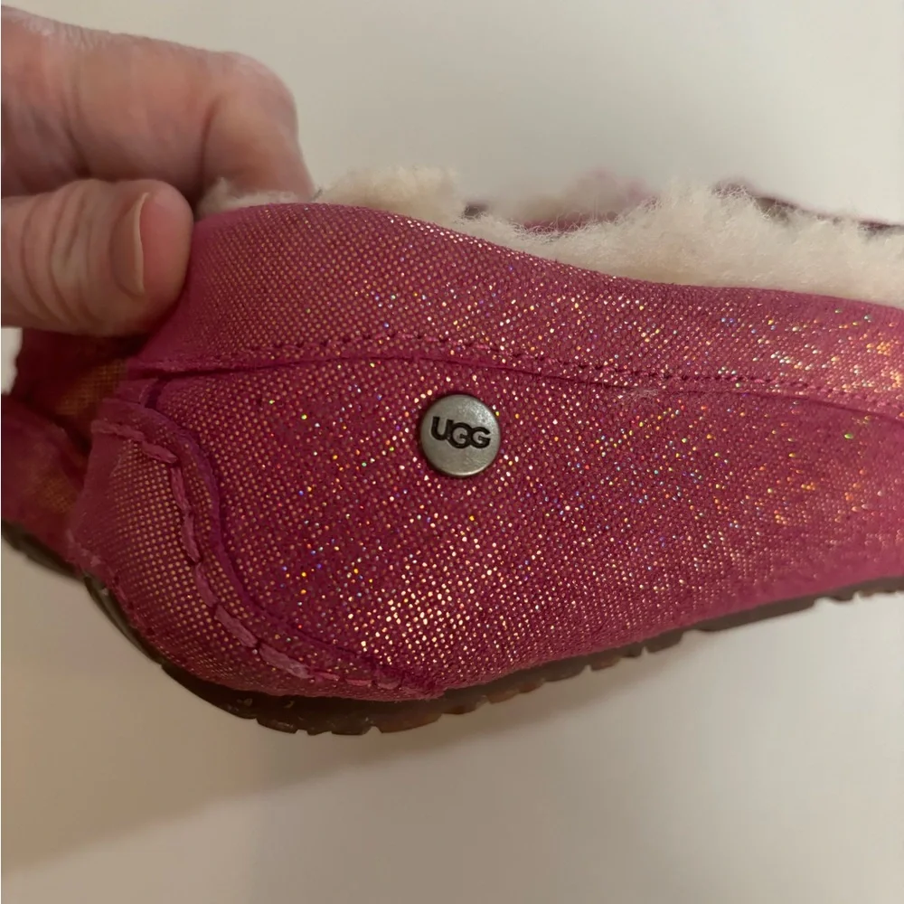 UGG Sz 3 Glittery Pink Bow Sheepskin Lined Moccasins
